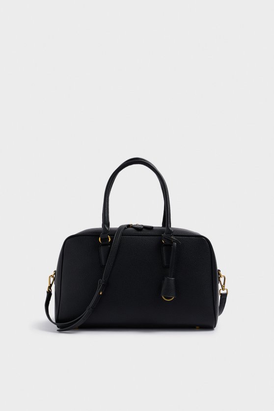 Bag with a keychain charm — image 3