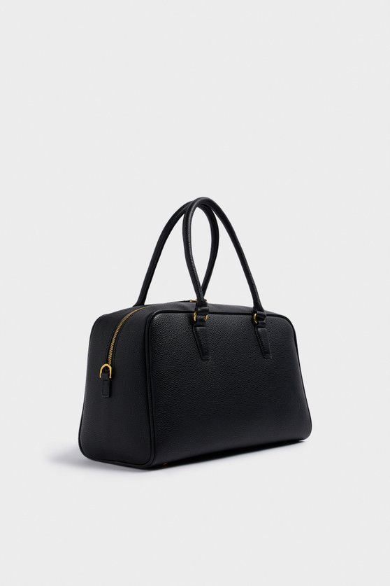 Bag with a keychain charm — image 4