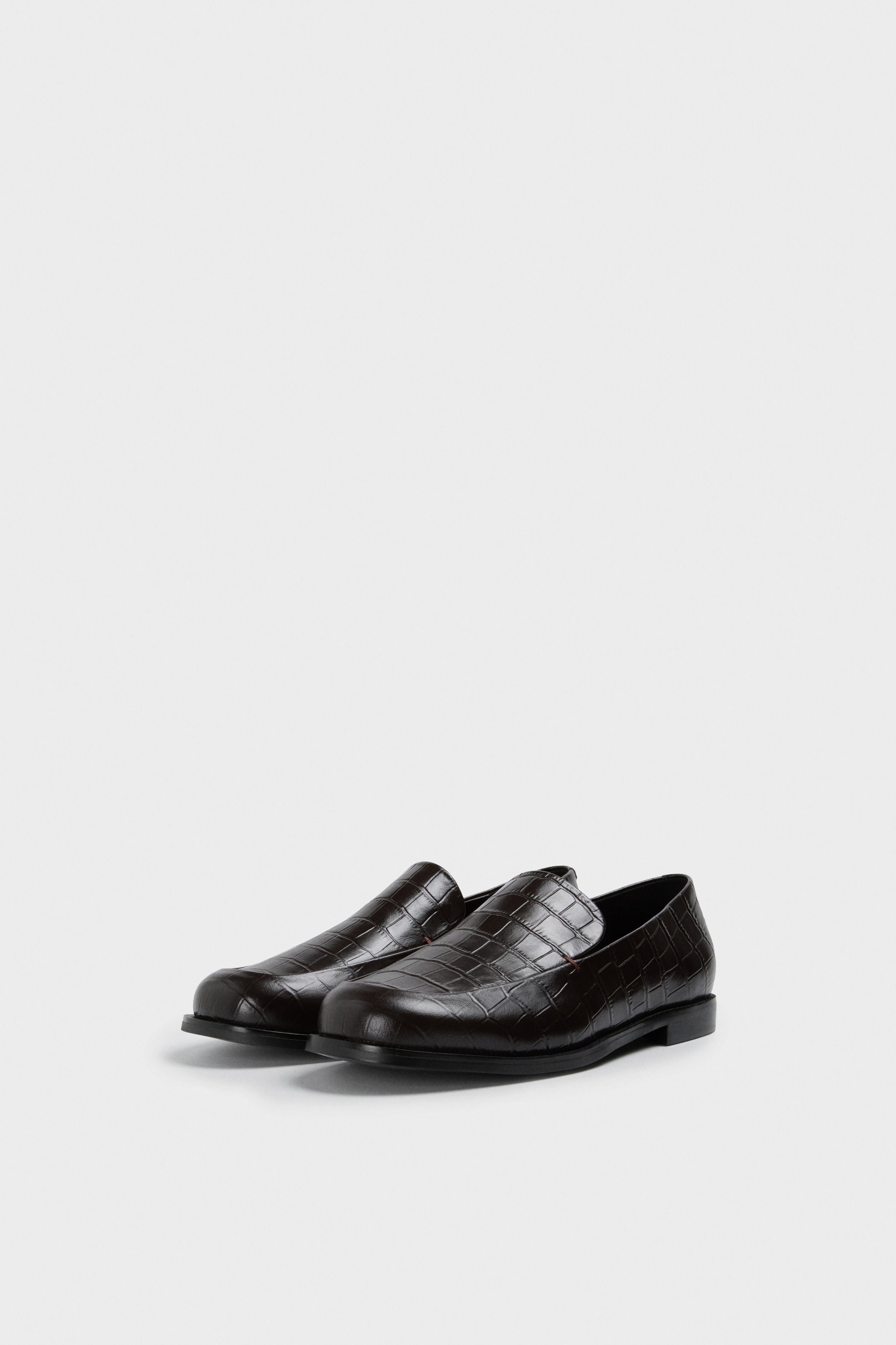 Leather loafers with crocodile embossing — image 2
