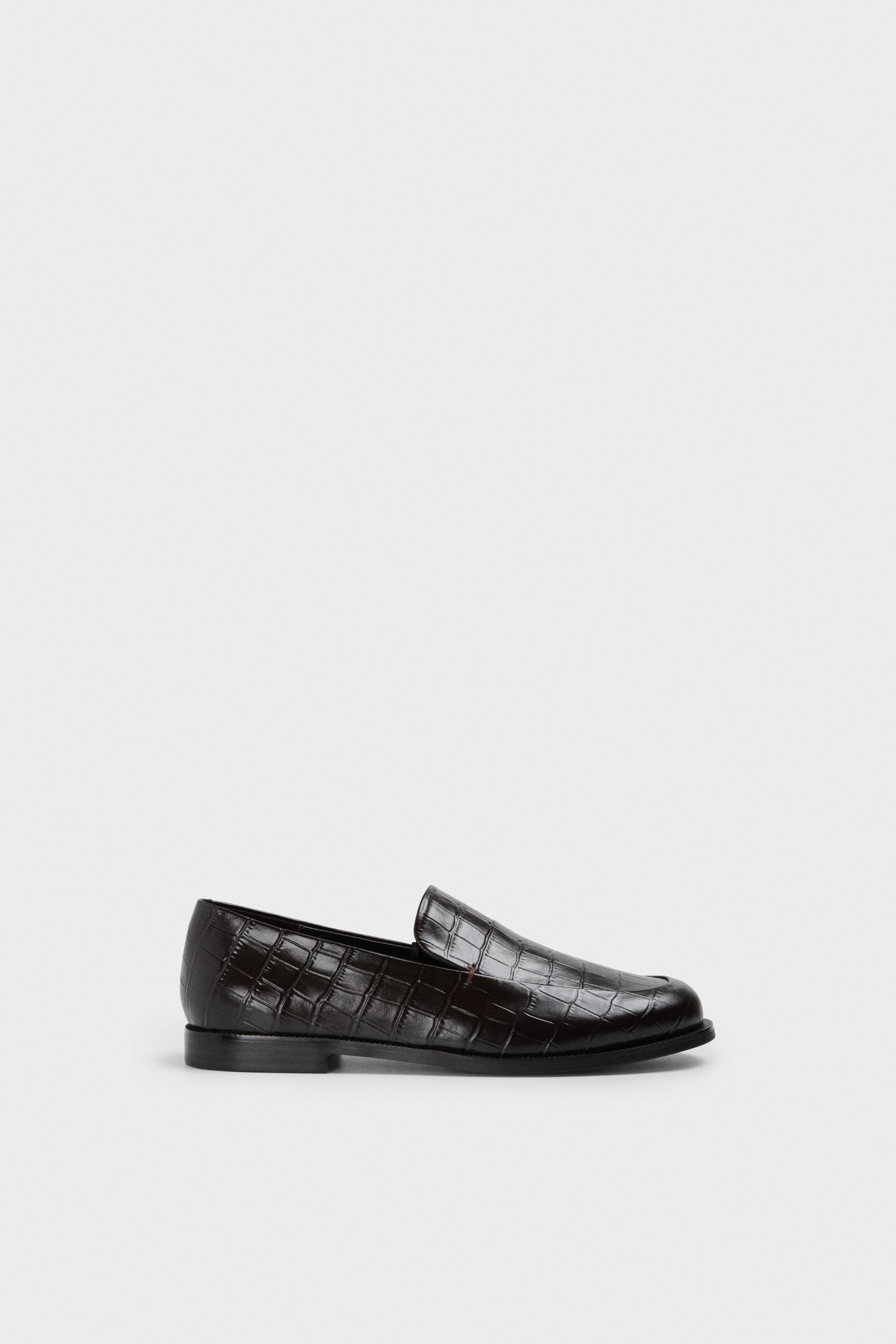 Leather loafers with crocodile embossing — image 3