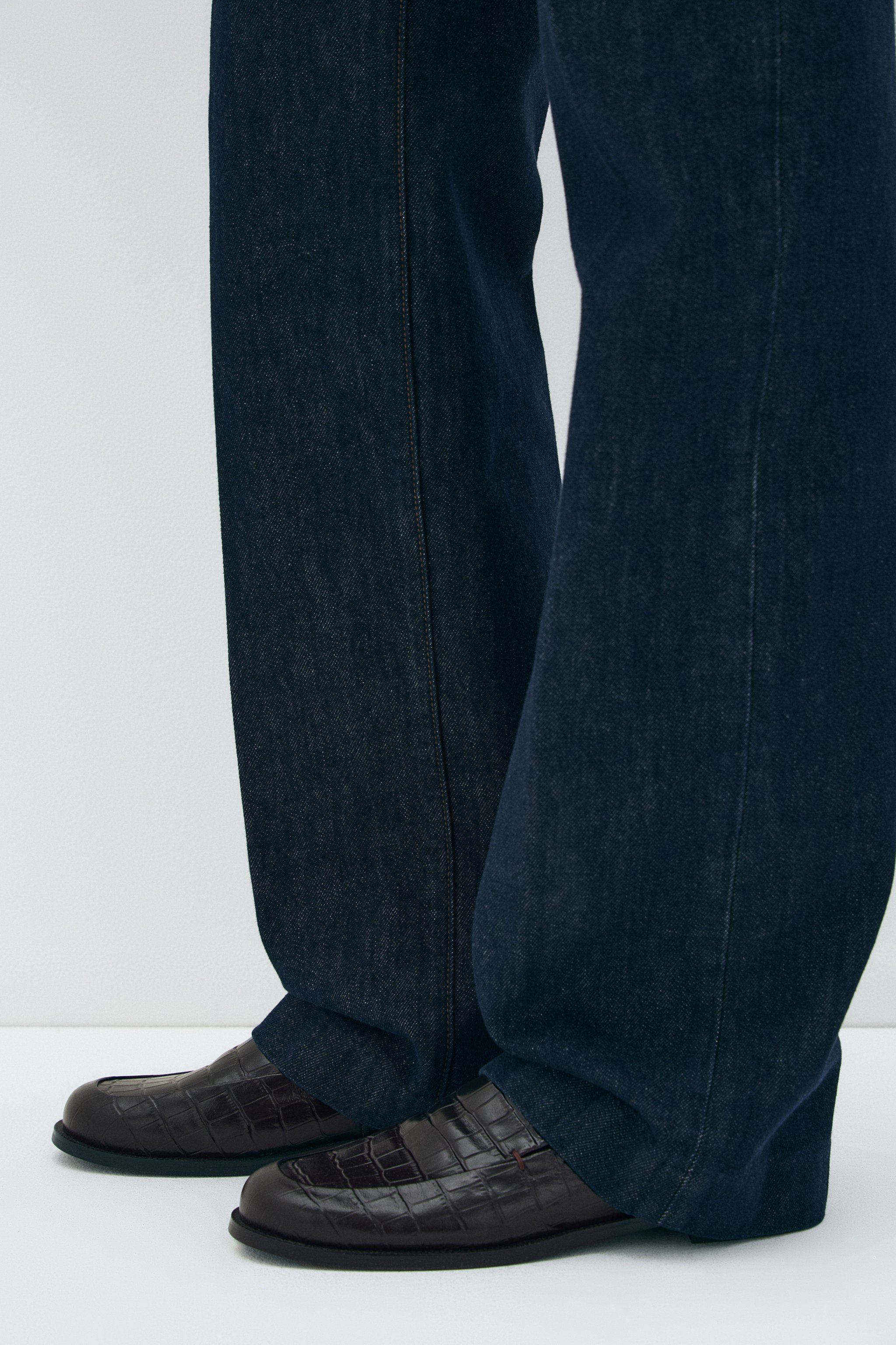 Leather loafers with crocodile embossing — image 4