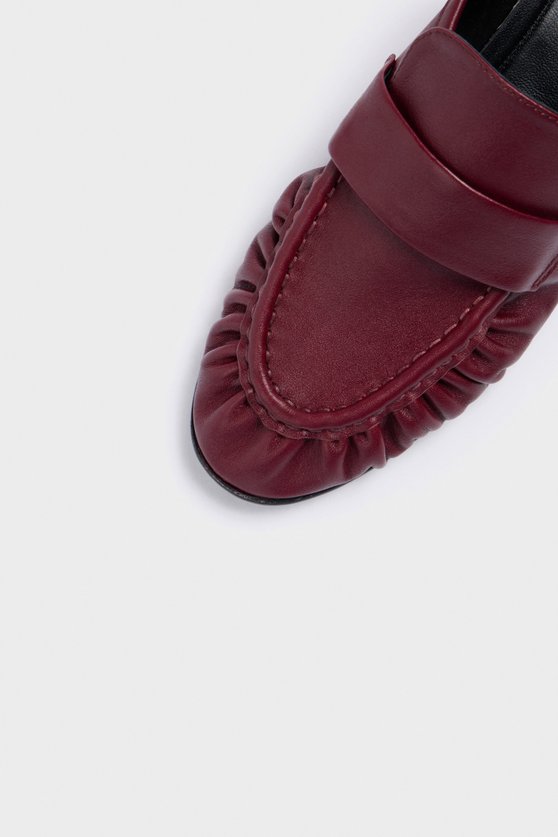 Red leather loafers — image 4