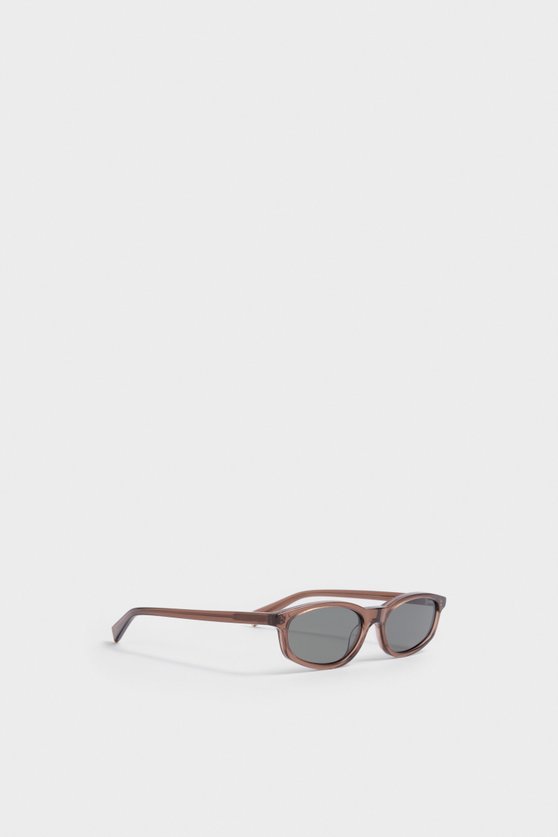 Sunglasses with translucent lenses — image 3